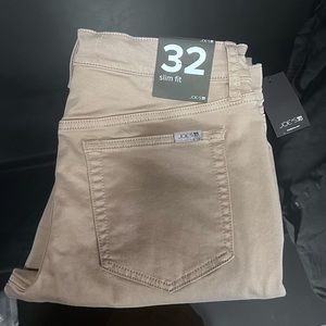 Joe’s Slim Fit - size 32